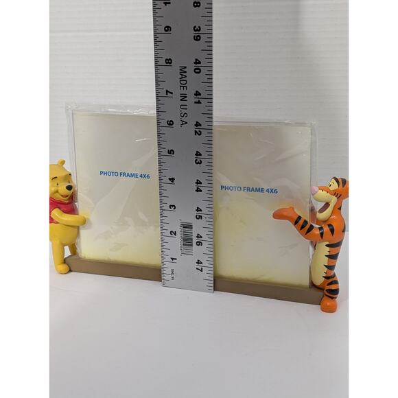 Disney Winnie the Pooh and Tigger 3D Sculpted Resin Picture Frame Pair Set 4x6 - Picture 7 of 7